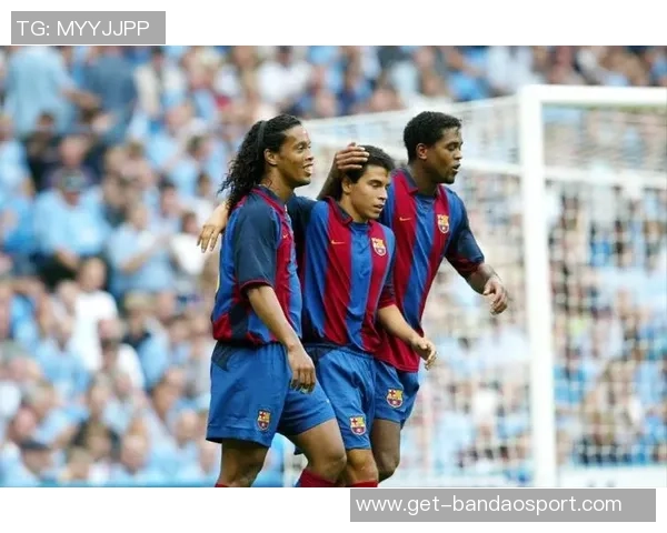 小罗怀旧晒巴萨时期与梅西里杰卡尔德打网球的珍贵瞬间